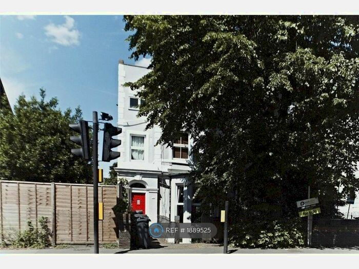 2 Bedroom Flat To Rent In St. James's Road, Croydon, CR0