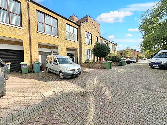 2 Bedroom House To Rent In Coopers Walk, Maryland Street, Stratford, E15