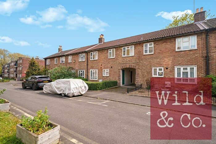 3 Bedroom House For Sale In Prout Road, Hackney, E5