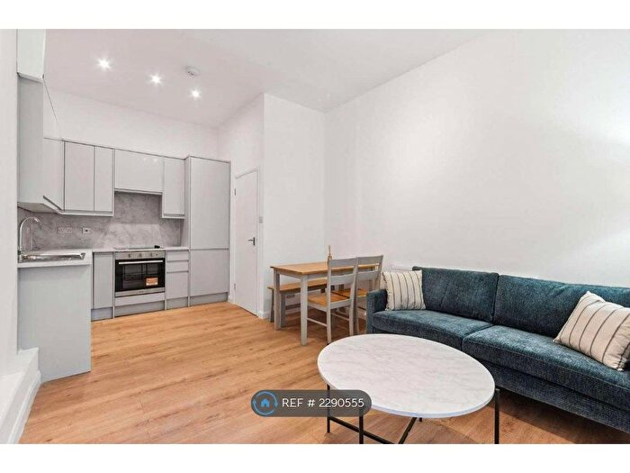 2 Bedroom Terraced House To Rent In Endlesham House, London, SW12