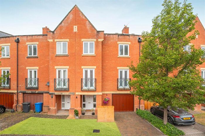4 Bedroom Town House For Sale In Longbourn, Windsor, SL4