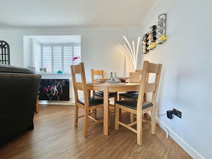 2 Bedroom Bungalow For Sale In Nightingale Drive, Weymouth, DT3