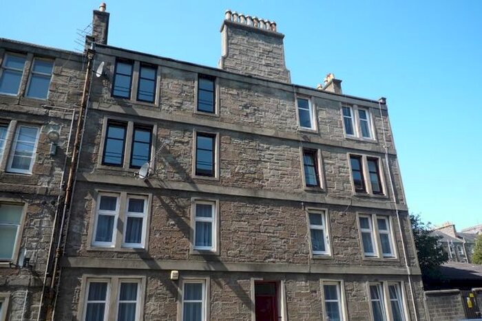 2 Bedroom Flat To Rent In Baldovan Terrace, Baxter Park, Dundee, DD4