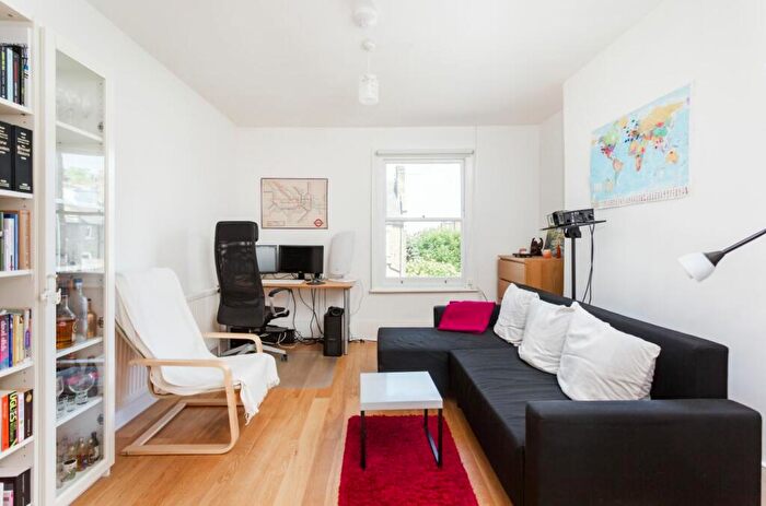 2 Bedroom Duplex To Rent In Roderick Road Hampstead, NW3