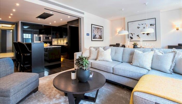 2 Bedroom Flat To Rent In Duke Street, Mayfair, London, W1K