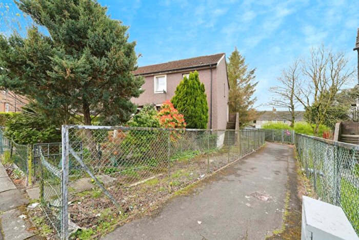 3 Bedroom Flat For Sale In Lamont Crescent, Cumnock, KA18