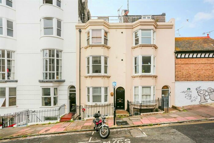 1 Bedroom Flat To Rent In Devonshire Place, Brighton, East Sussex, BN2