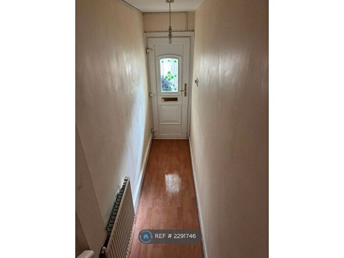 2 Bedroom Flat To Rent In Brighton Avenue, London, E17