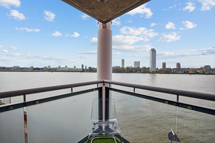 2 Bedroom Apartment For Sale In Orion Point Crews Street London, E14