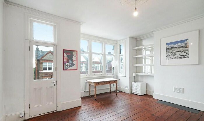 2 Bedroom Flat To Rent In Clifford Gardens, London, NW10