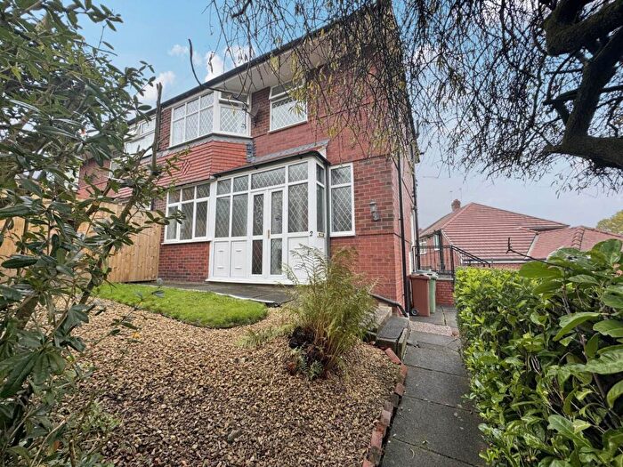 3 Bedroom Semi Detached House For Sale In Edge Hill Road, Royton, OL2