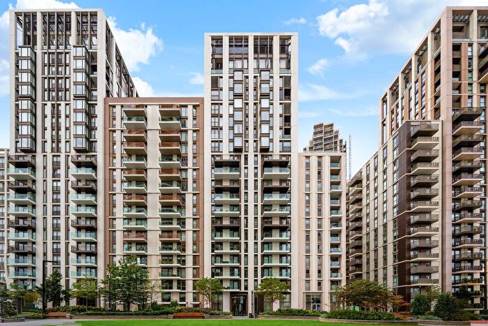 2 Bedroom Flat For Sale In Belvedere Row, Fountain Park Way, W12