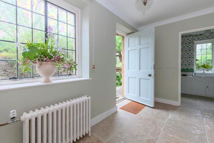 7 Bedroom Detached House To Rent In Stonesfield, OX29