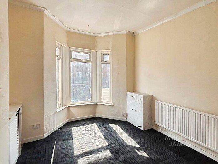 3 Bedroom Terraced House To Rent In North Road, Cardiff, CF10