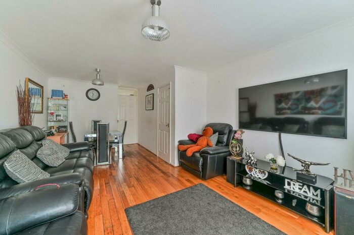 3 Bedroom Terraced House To Rent In Denmead Road, Croydon, CR0