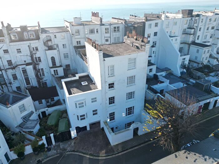 2 Bedroom Flat For Sale In Rock Grove, Brighton, BN2
