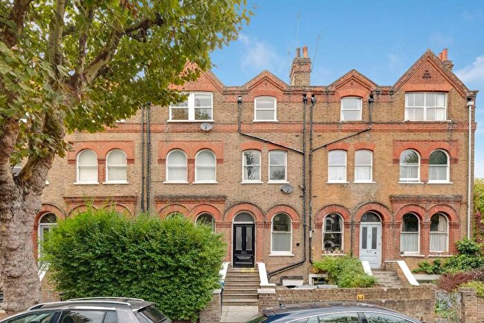 2 Bedroom Flat To Rent In Brondesbury Villas, Queen's Park, NW6