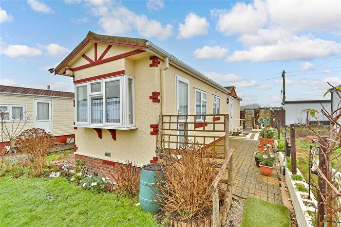 2 Bedroom Park Home For Sale In Rye Lane, Dunton Green, Sevenoaks, Kent, TN14