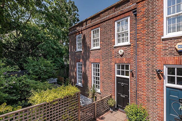 4 Bedroom Detached House For Sale In Roehampton Lane, London, SW15
