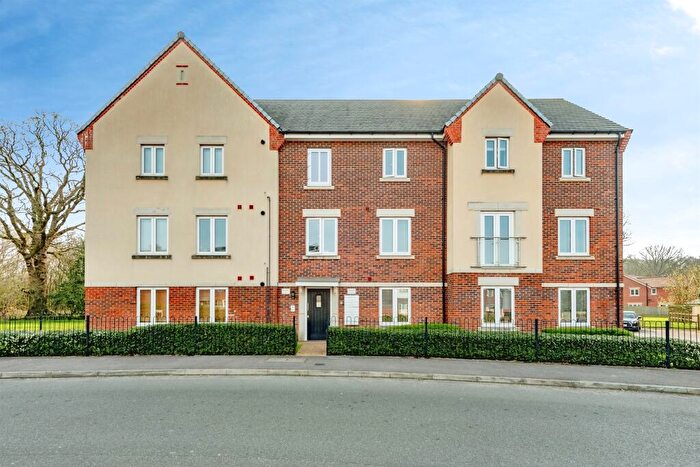 2 Bedroom Flat For Sale In Foxglove Drive, Crawley, RH10
