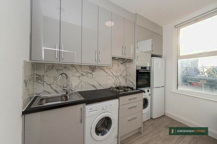 1 Bedroom Flat To Rent In Uxbridge Road, Shepherds Bush, London W12