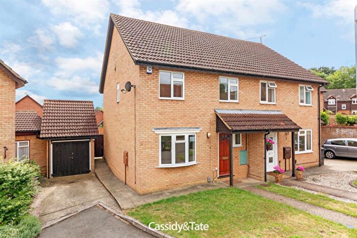 4 Bedroom Detached House To Rent In Ivinghoe Close, Jersey Farm, St Albans, Hertfordshire, AL4