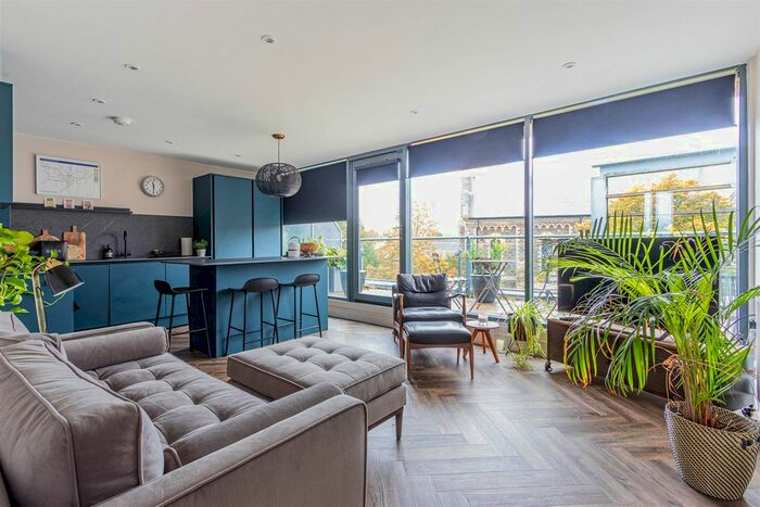 2 Bedroom Flat To Rent In Conway Road, Pontcanna, Cardiff, CF11