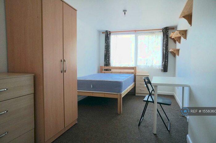 5 Bedroom Semi-Detached House To Rent In Ulcombe Gardens, Canterbury, CT2