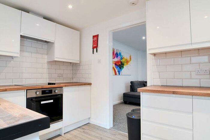 5 Bedroom Semi-Detached House To Rent In Barcombe Road, Brighton, BN1