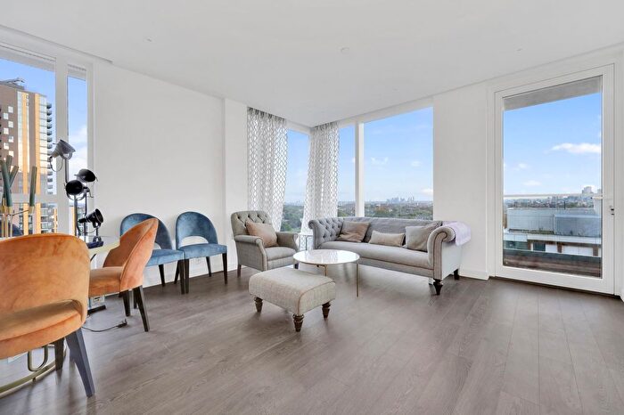 2 Bedroom Flat To Rent In Kingly Building, Woodberry Down, London, N4