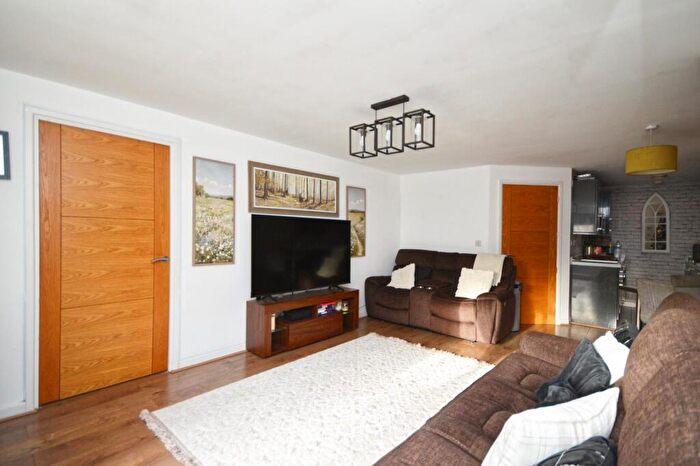 2 Bedroom Apartment For Sale In Arundel Close, Bristol, BS13