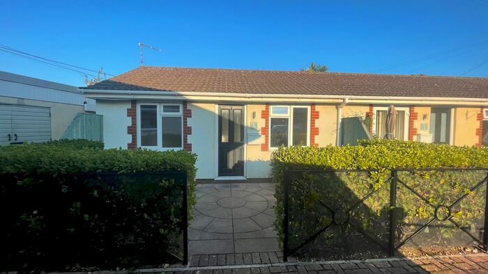 2 Bedroom Terraced Bungalow To Rent In Beach Road, Kewstoke, Weston-Super-Mare, BS22