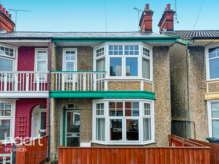 3 Bedroom Semi-Detached House For Sale In Lister Road, Ipswich, IP1