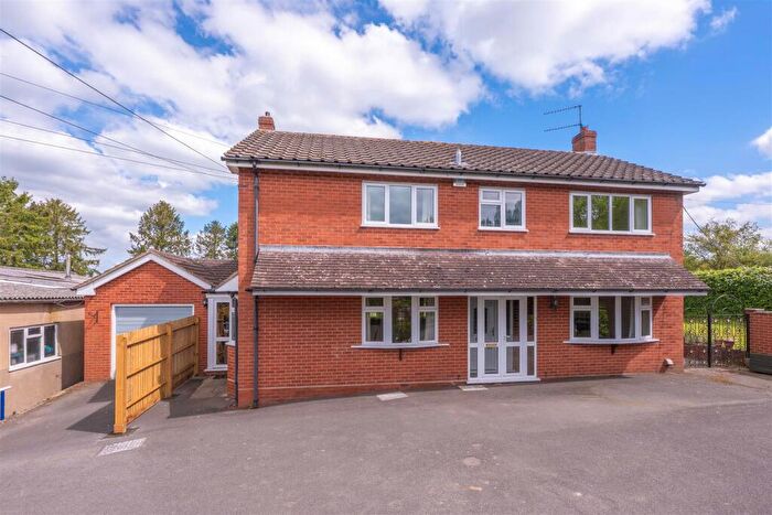 4 Bedroom Detached House To Rent In Stratford Road, Wootton Wawen, B95