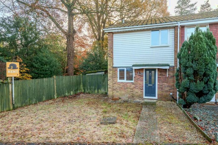3 Bedroom End Of Terrace House To Rent In Knightswood, Bracknell, Berkshire, RG12