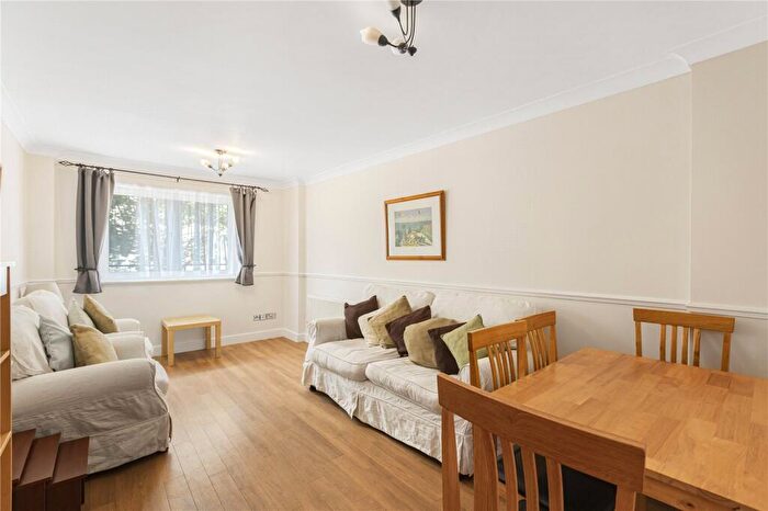1 Bedroom Apartment To Rent In High Timber Street, London, EC4V