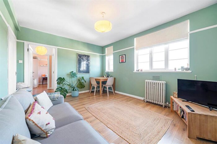 1 Bedroom Flat For Sale In Sherbourne Court, Elmers End Road, Anerley, London, SE20