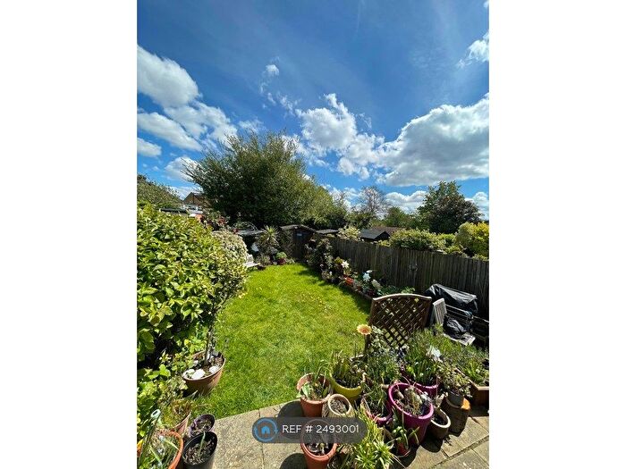 4 Bedroom Semi-Detached House To Rent In Lowick Road, London, HA1