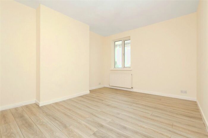 2 Bedroom Flat To Rent In High Road, Leyton, London, E10