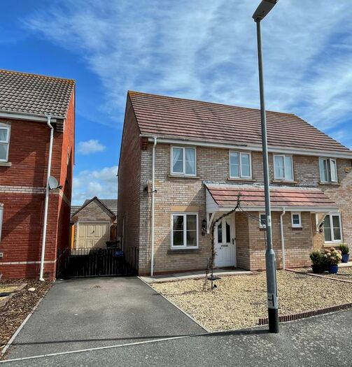 3 Bedroom Semi-Detached House To Rent In Burnham On Sea, Somerset, TA8