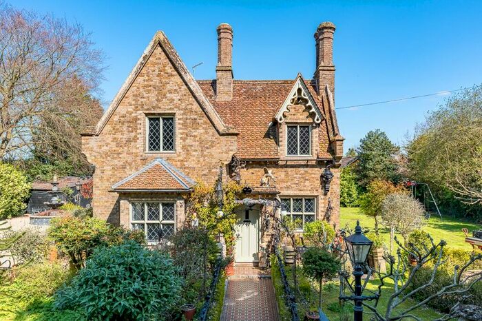 3 Bedroom Detached House For Sale In Church Cottage, Bury Lane, Datchworth, SG3