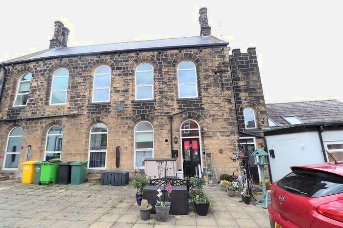 2 Bedroom Apartment To Rent In The Courtyard, Old Road, Farsley, Pudsey, LS28