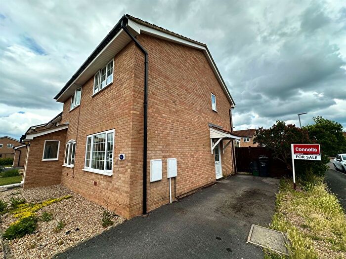 2 Bedroom End Of Terrace House For Sale In Ryburn Close, Taunton, TA1