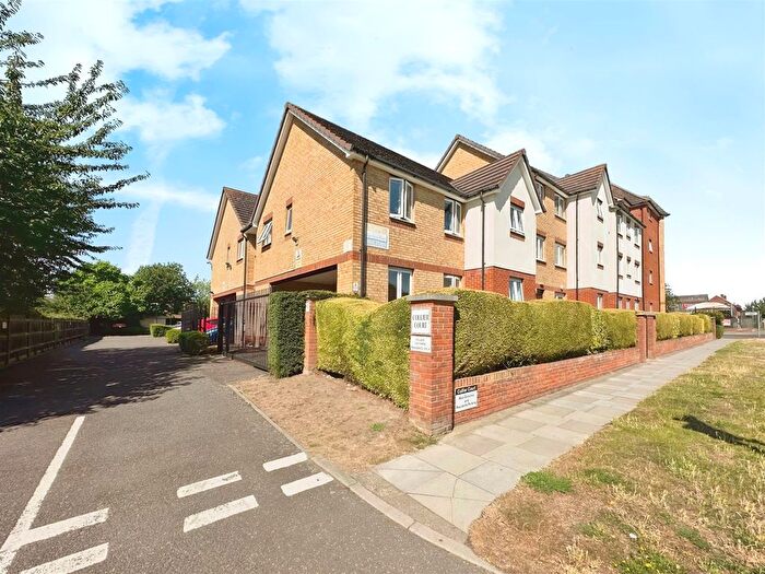 2 Bedroom Flat For Sale In Crammavill Street, Stifford Clays, Grays, RM16