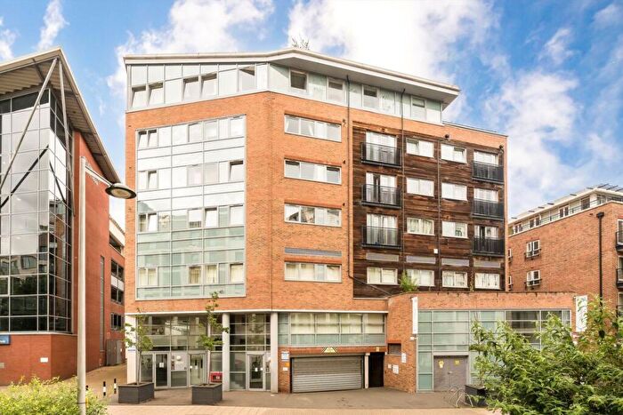 1 Bedroom Flat For Sale In Skerne Road, Kingston Upon Thames, KT2