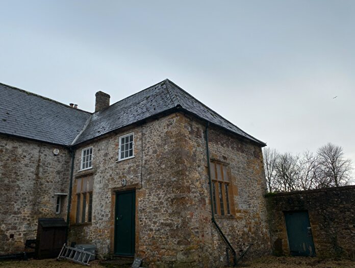 3 Bedroom Semi-detached House To Rent In Forde Abbey, TA20