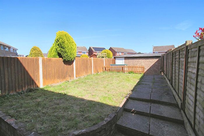 3 Bedroom Terraced House For Sale In Ecton Walk, Norwich, NR6