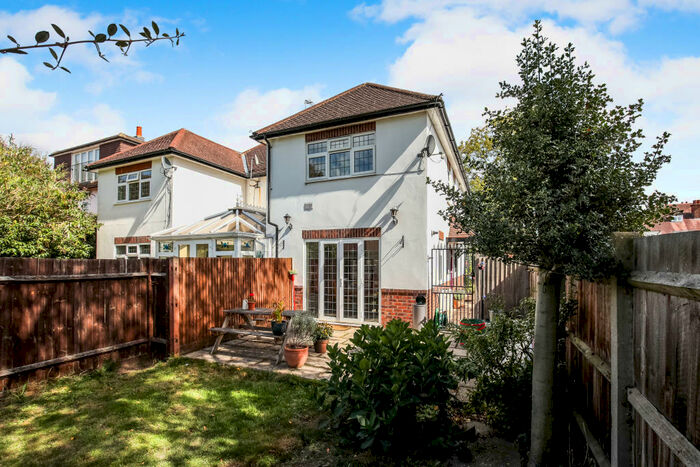 2 Bedroom Cottage To Rent In Grove Way, Esher, KT10