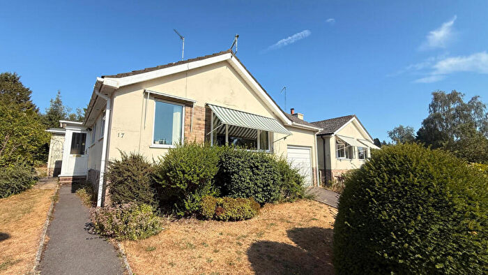 3 Bedroom Bungalow For Sale In River Close, Wimborne, BH21