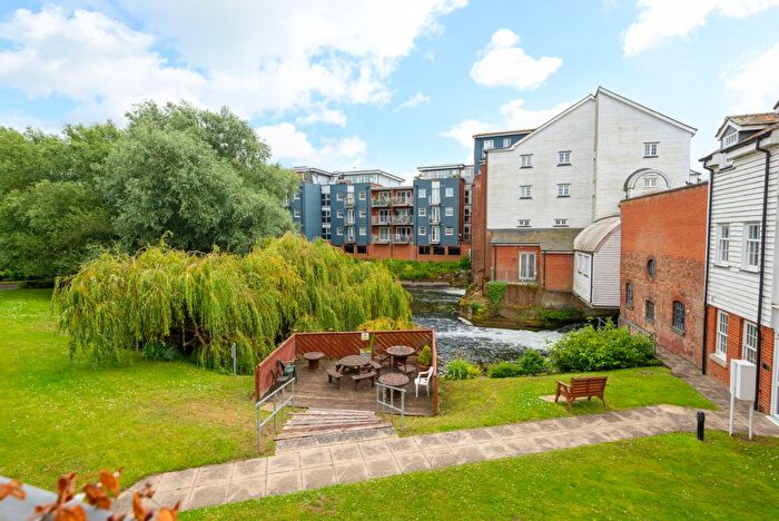 2 Bedroom Flat For Sale In Waters Edge, Canterbury, CT1